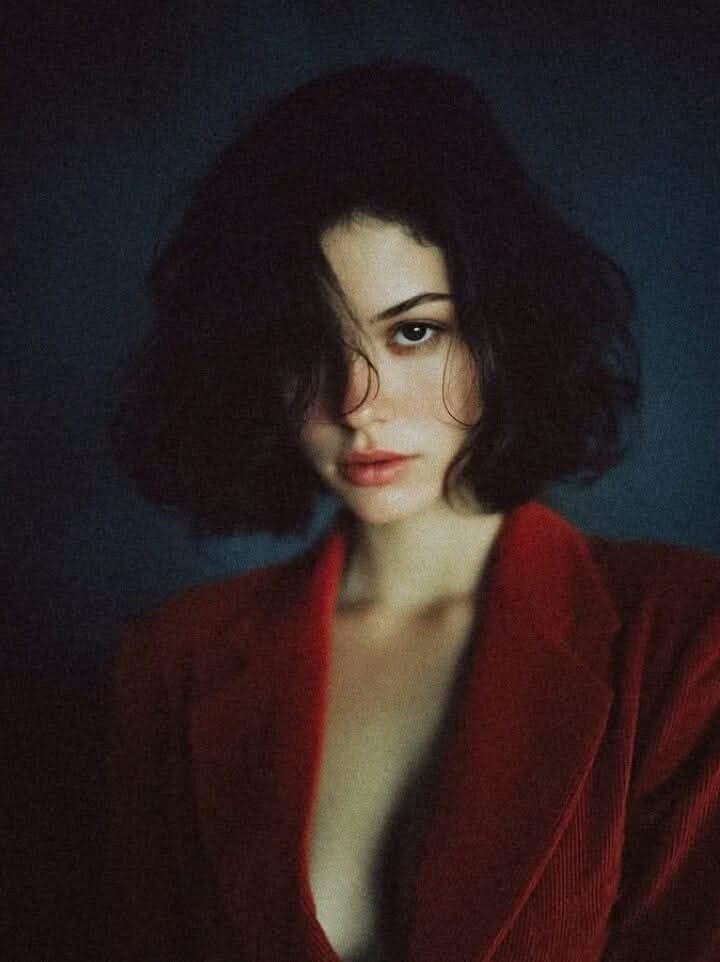 «مثل.... كطرة ندى.. بلا صوت شو ك .. يا ل بروحي»